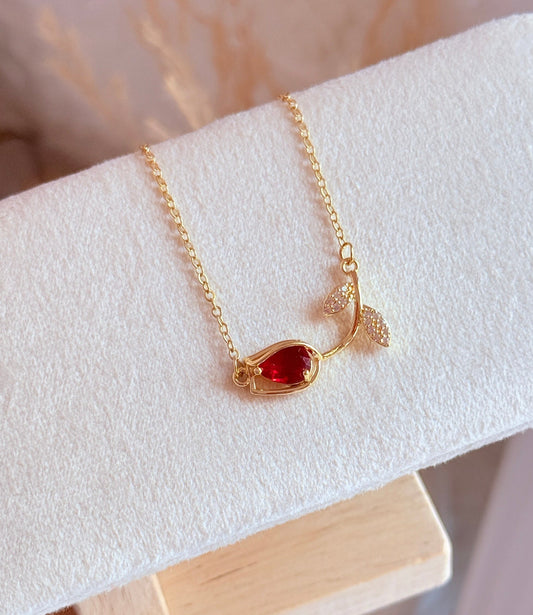 Red tulip necklace