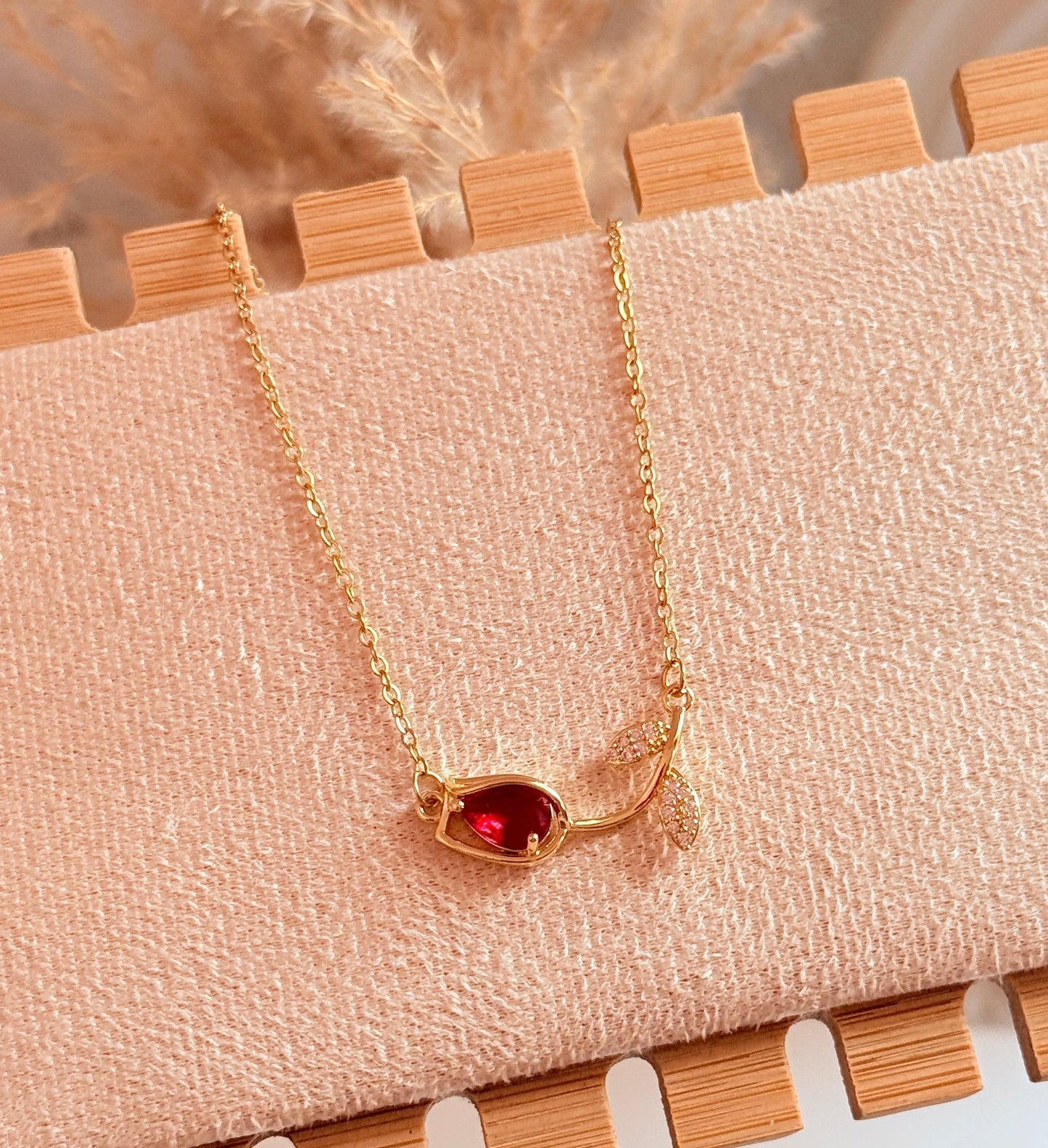 Red tulip necklace