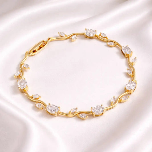 Snow White tulip bracelet