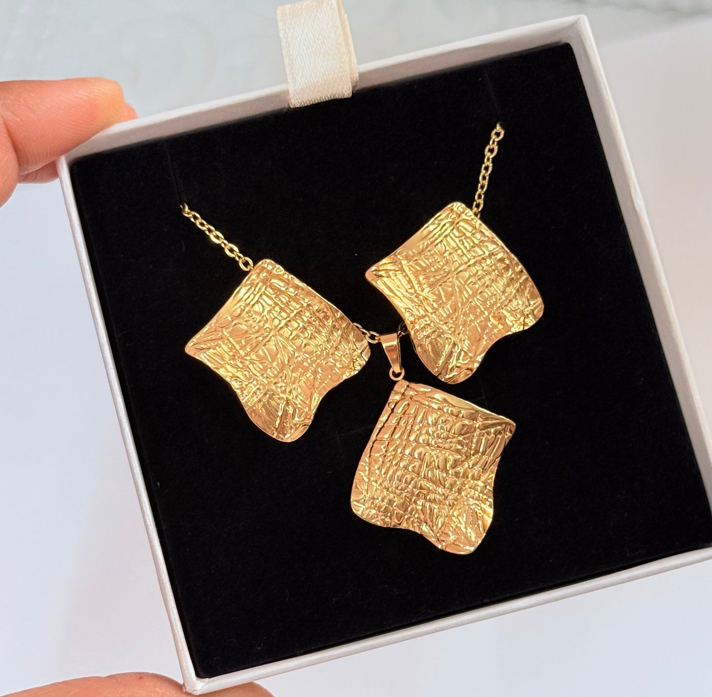 Gold Textured combos