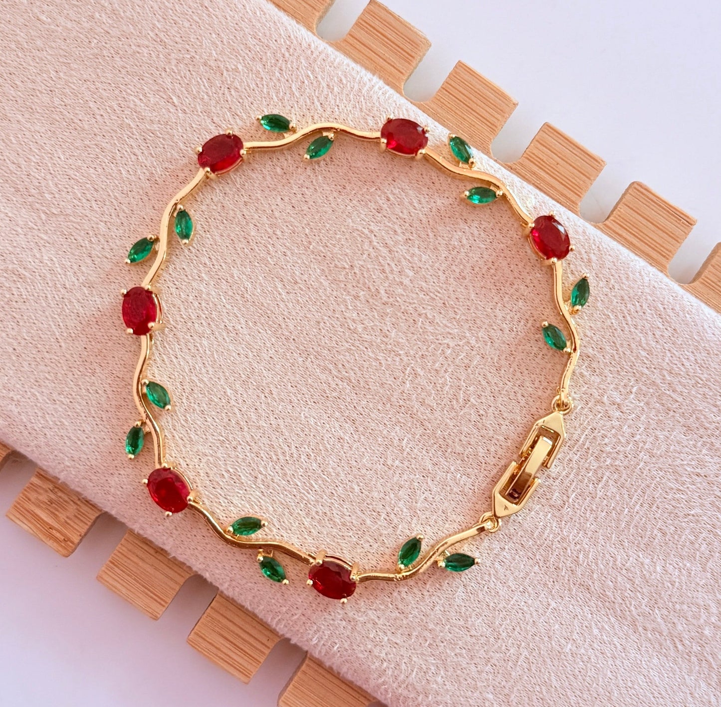 Red green tulip bracelet