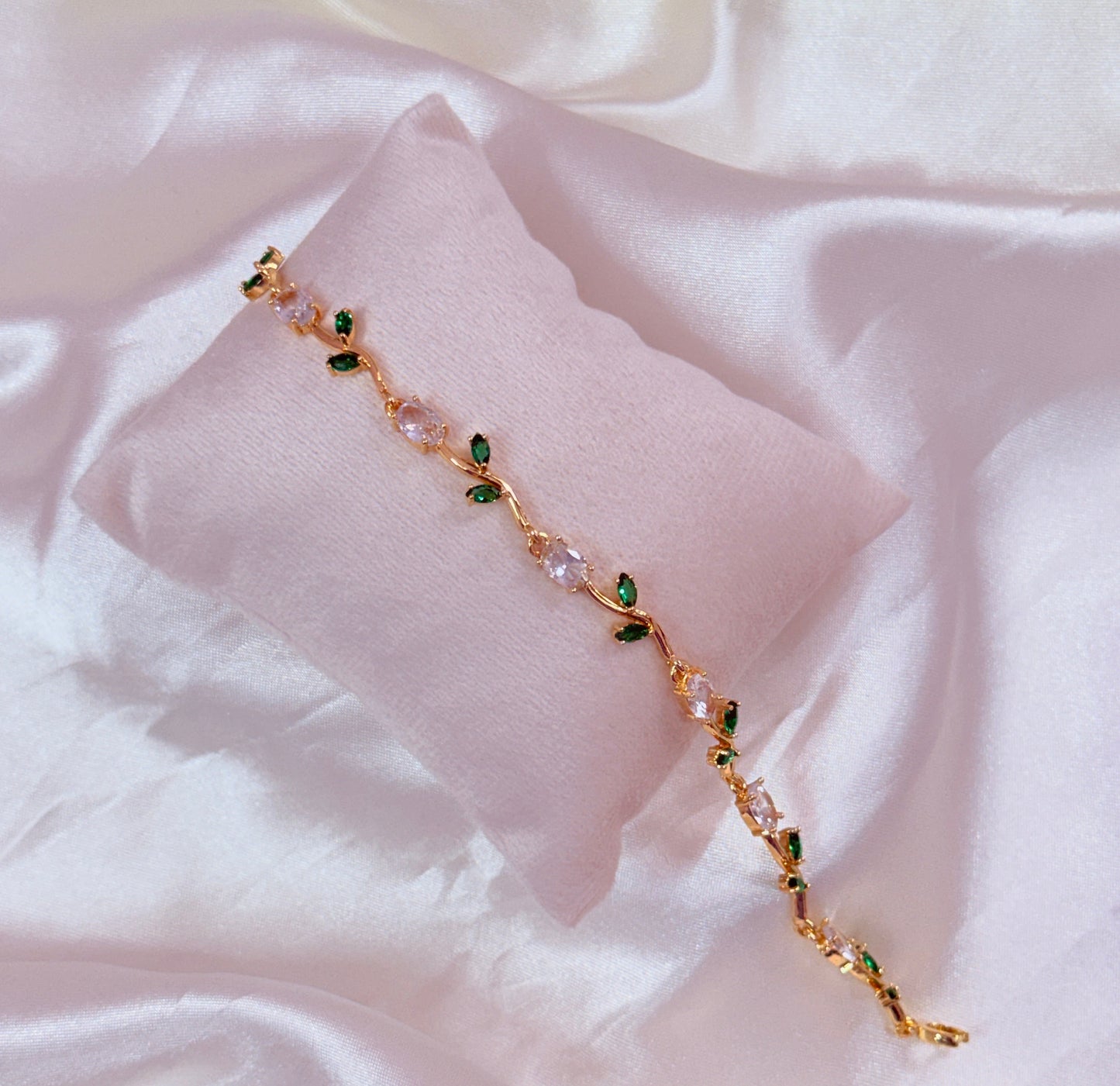 Petal charm tulip bracelets