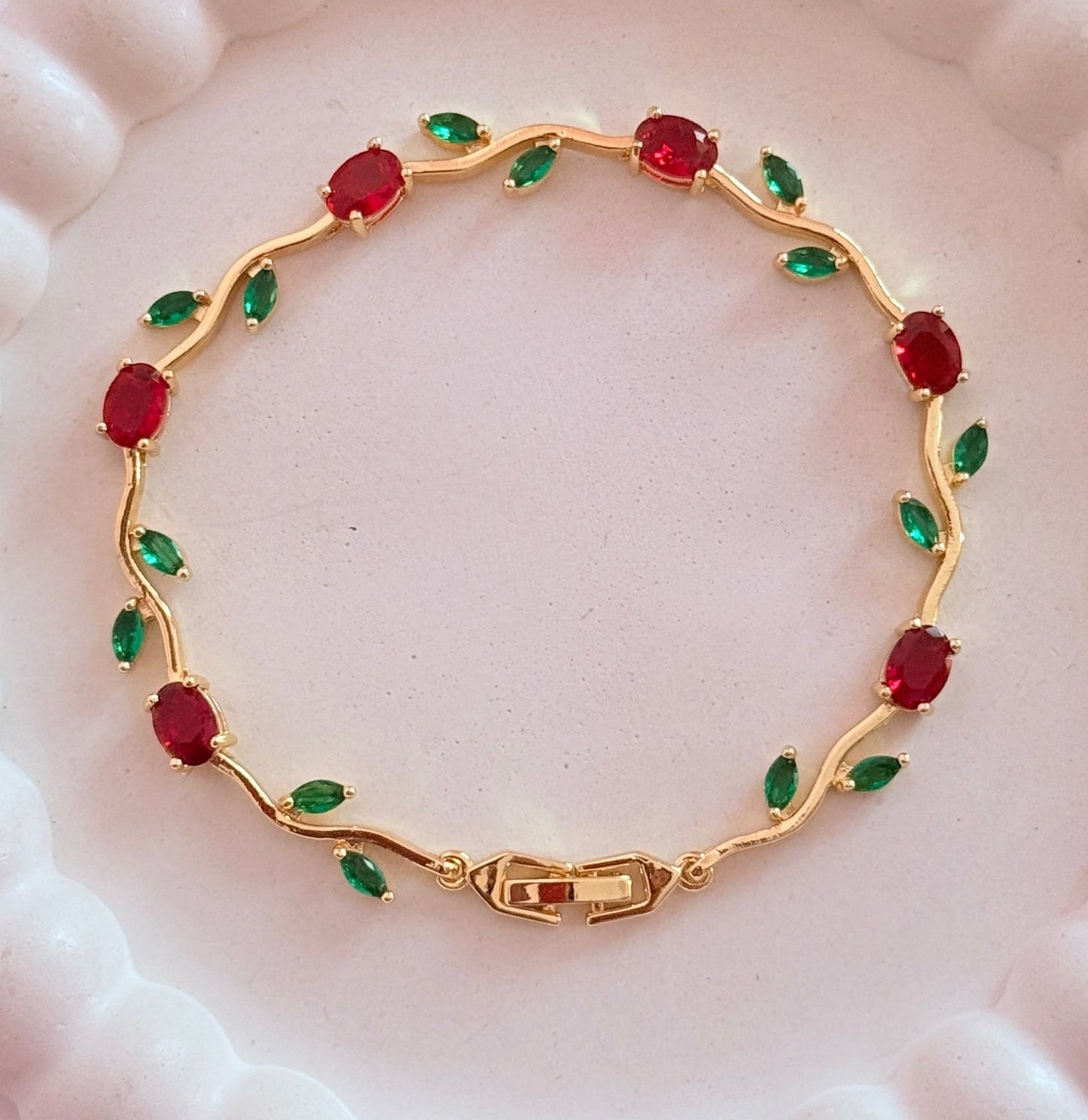 Red green tulip bracelet
