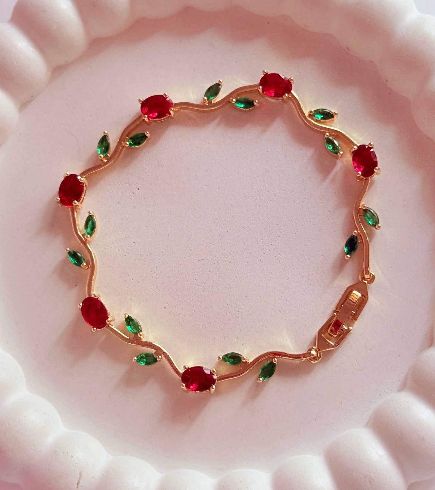 Red green tulip bracelet