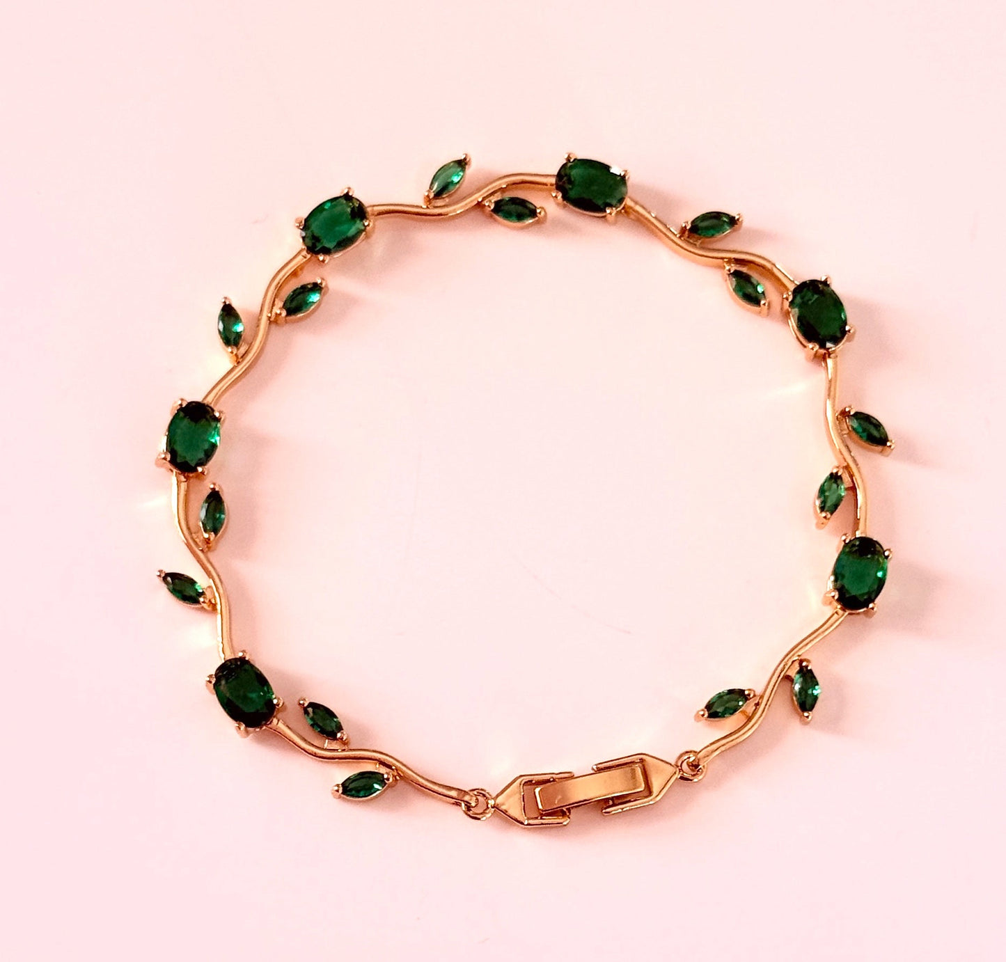 Green tulip bracelet