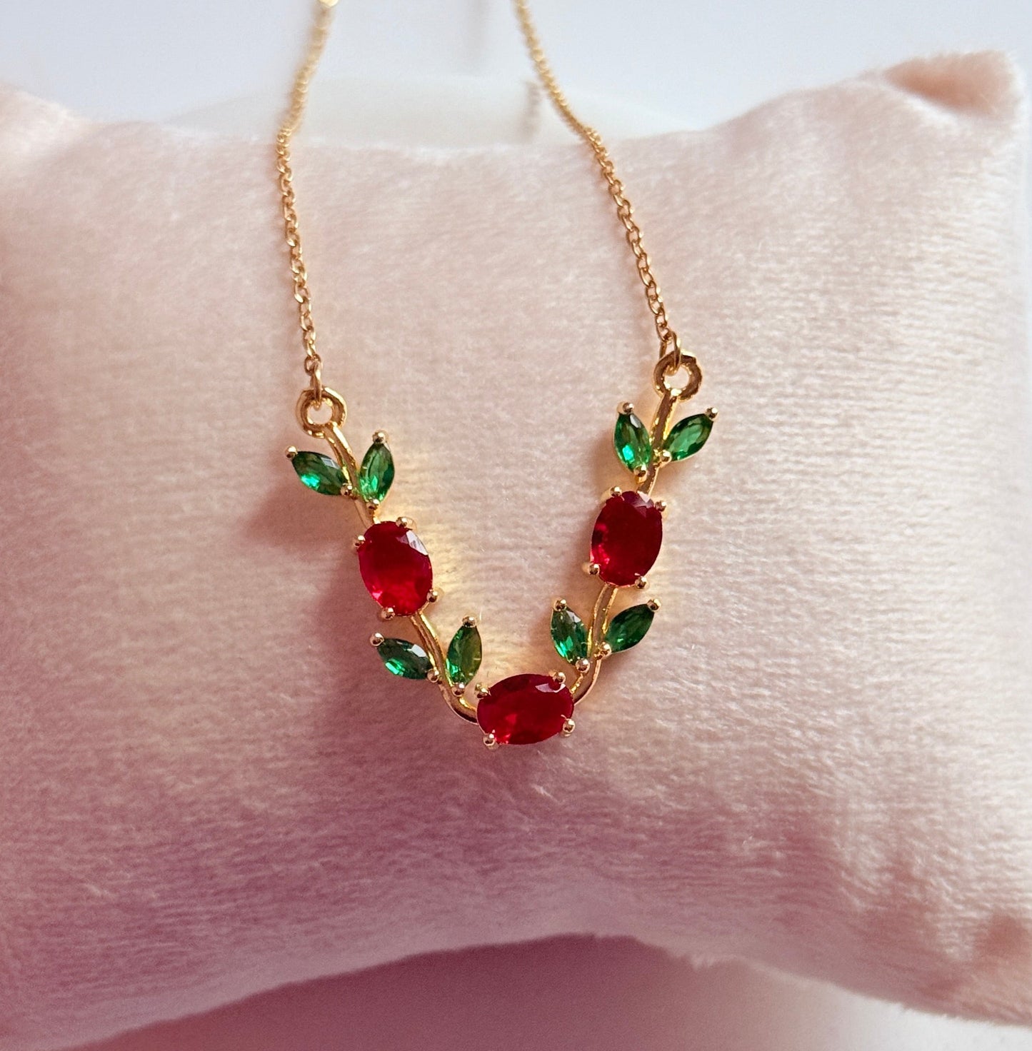 Red green tulip necklace