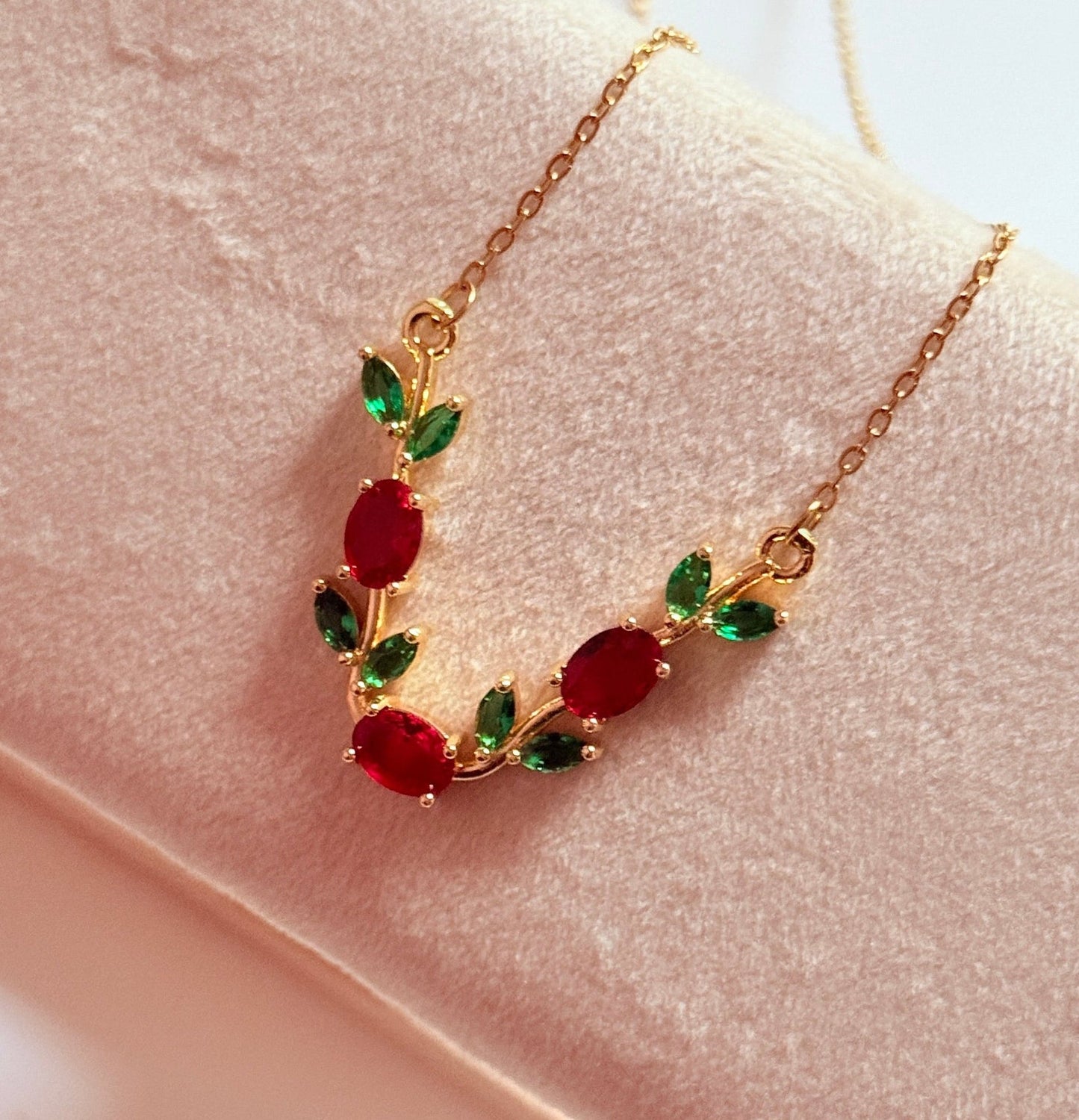 Red green tulip necklace