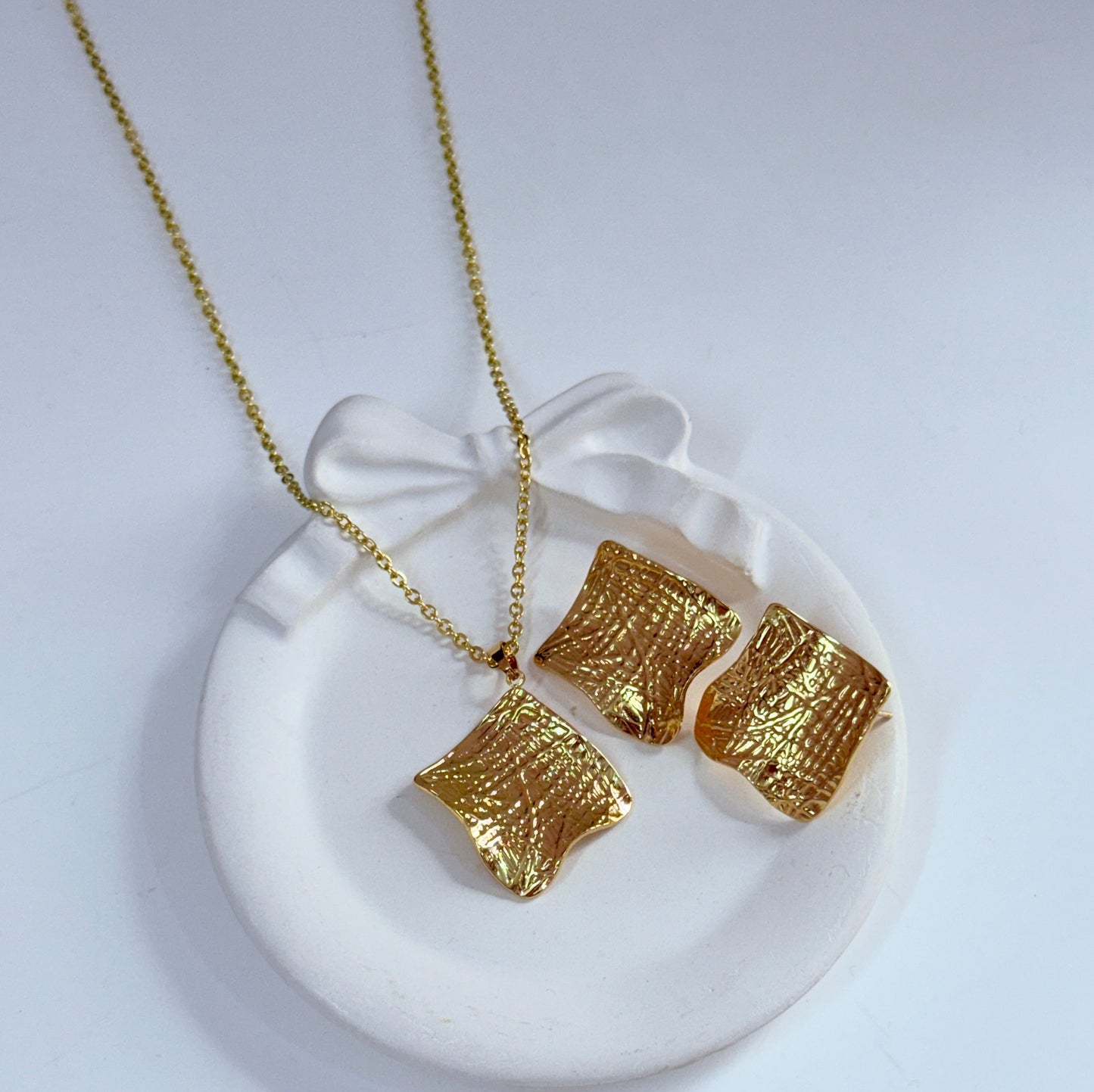 Gold Textured combos