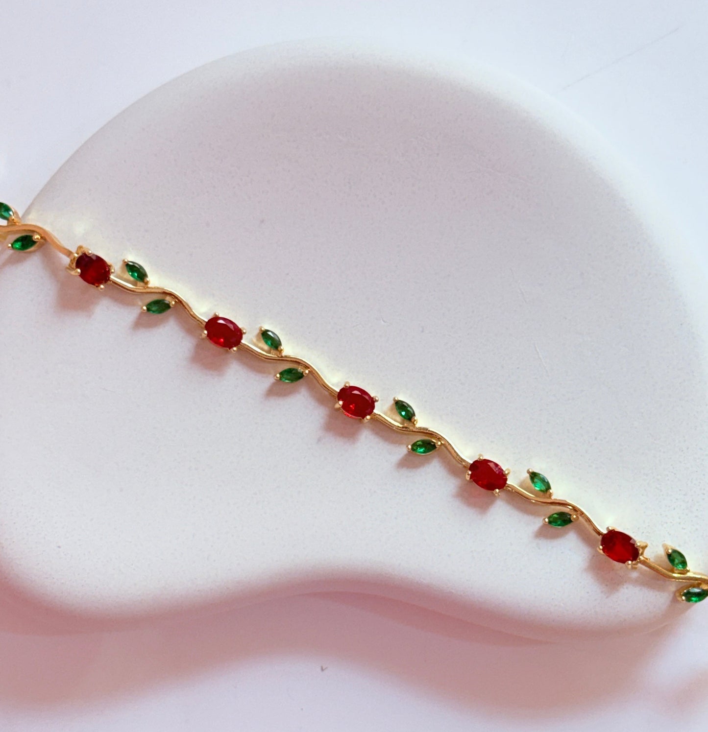 Red green tulip bracelet